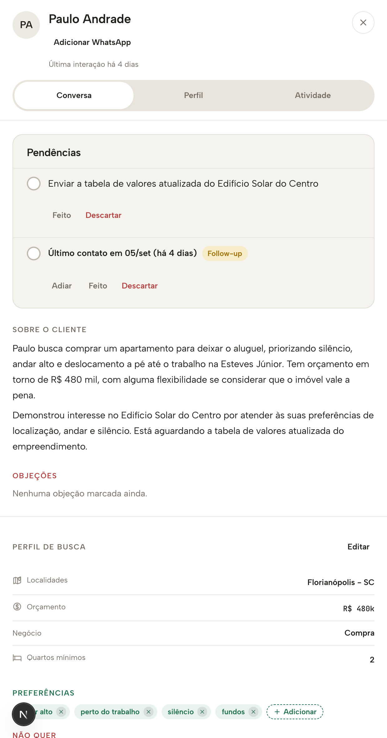 Ficha real de cliente no Turbo: pendências, resumo sobre o cliente, objeções e perfil de busca preenchidos a partir da conversa